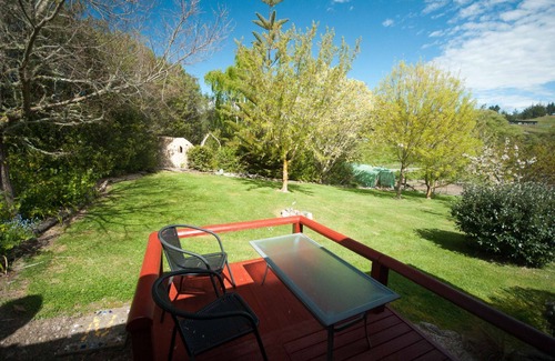 Ruby Bay House | Peaceful Comfortable Cottage in Beautifully Landscaped Garden