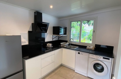 La Possession Apartment | Peaceful, comfortable accommodation 20 minutes from the beach and 30 minutes from the airport