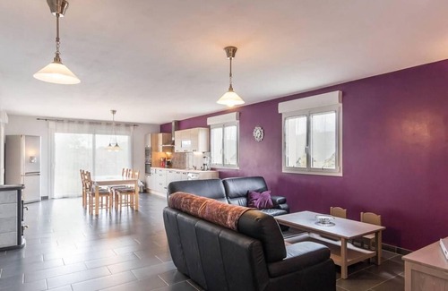 Moimay Cottage | Peaceful cottage in Marast, 3 bedrooms, pets allowed