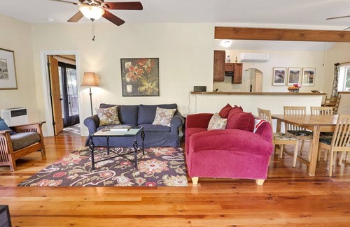 Newcastle Cottage | Peaceful Cottage in Newcastle