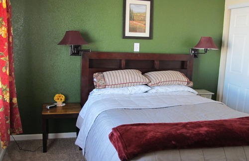 Larkspur Apartment | Peaceful Country Living, Near Colorado Springs and Castle Rock, Great Views!