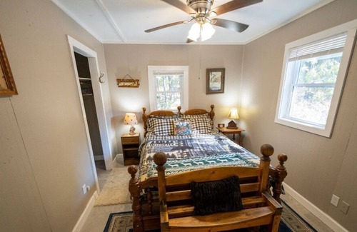 Bismarck Cottage | Peaceful country setting! Granny's Hidden cottage