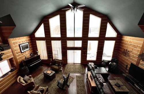 Division No. 11 House | Peaceful country with convenience of city