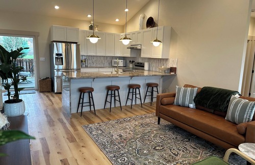 Walla Walla House | Peaceful countryside 2 Br new house near wineries!