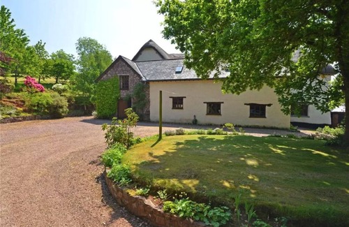 Crediton House | Peaceful Devon hideaway with wood fired hot tub and great pubs.