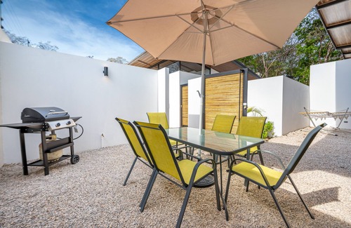 Tamarindo House | Peaceful dog-friendly family retreat with pool just 10 mins from Tamarindo