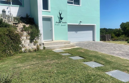 Paradise Beach House | Peaceful escape in the coast of Paradise beach, Jeffreys Bay, South Africa