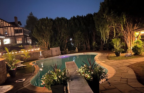 Ephrata Apartment | Peaceful escape! PRIVATE 1BR apartment! Stone FP, pool & pickleball court.