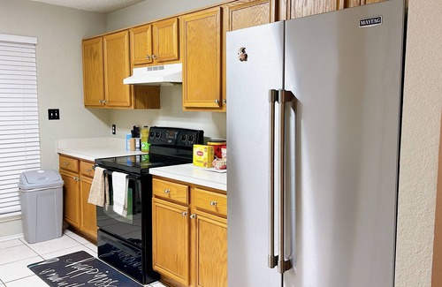 South Arlington House | Peaceful Family Palace/Centrally Located/Fully Fenced in