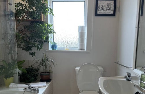Horfield House | Peaceful Family Retreat near Gloucester Road