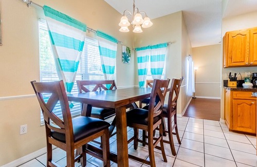 Palm Harbor House | Peaceful Family Vacation! Private pool, jacuzzi