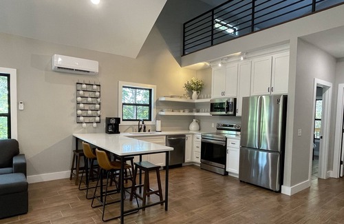 Walnut Shade Cottage | Peaceful farm cottage near Branson, on property of a flower farm & apple orchard