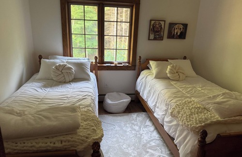 Bangor Other | Peaceful Farmhouse outside of South Haven - 2 bedrooms.