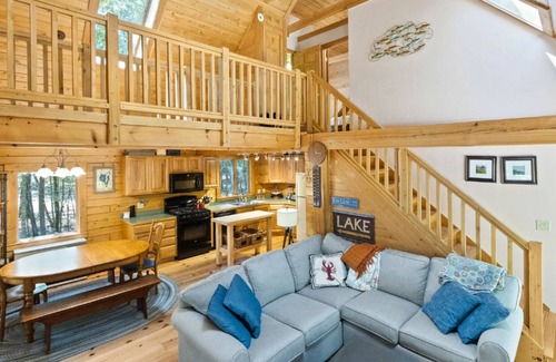 Standish House | Peaceful Frye Island Stay – Cozy Family Comfort