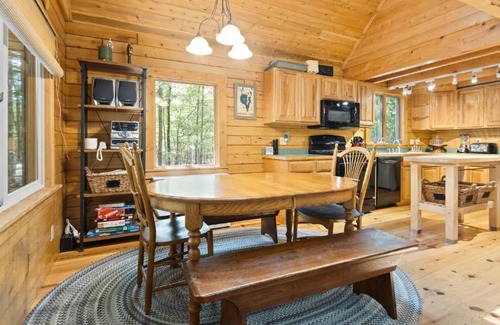 Standish House | Peaceful Frye Island Stay – Cozy Family Comfort