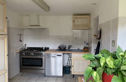 Savignac-de-Miremont Cottage | Peaceful gîte: 5bedrooms/4showers/1bathtub