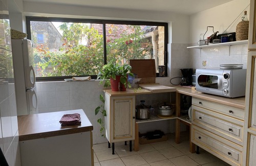 Savignac-de-Miremont Cottage | Peaceful gîte: 5bedrooms/4showers/1bathtub