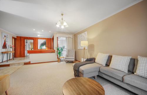 Hoppers Crossing House | Peaceful Garden location in Hoppers Crossing