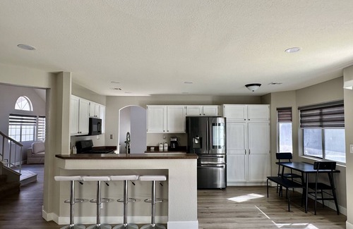 North Las Vegas House | Peaceful Gateway 3BR Pool Bbq Fall Las Vegas