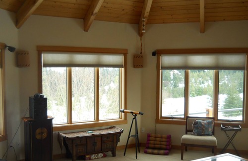 White Salmon House | Peaceful Getaway w/Stunning Views, Deck! Hike, Mtn Bike, min to river! Sleeps 5