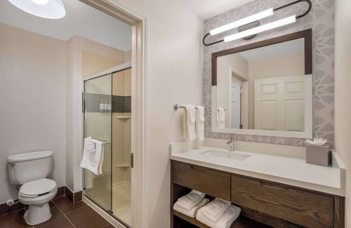Lone Tree Hotel | Peaceful Getaway with Ample Space and Living Area | 2 Family Ready Suites