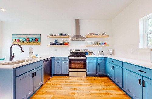 Dauphin Island House | Peaceful hideaway with modern interior & spacious balcony - adjacent to the dune