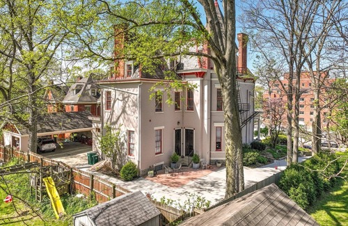 East Walnut HIlls Apartment | Peaceful Hideaway 7min to Downtown