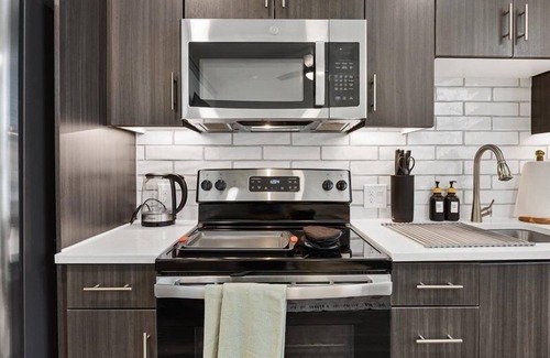 Addison Apartment | Peaceful Hideaway W/Pool, Gym & Free parking