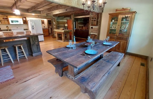 Lynx Cabin | Peaceful historic log cabin getaway on 40 acres - NO cleaning fee!