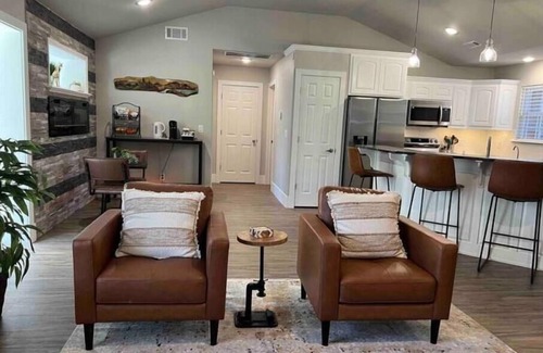 Fayetteville House | Peaceful Home close to I-49 and Razorback Stadium