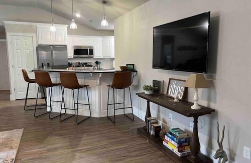 Fayetteville House | Peaceful Home close to I-49 and Razorback Stadium