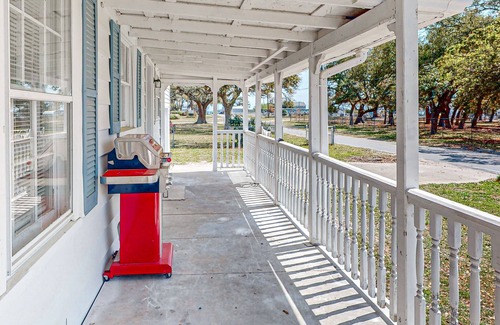 Atlantic House | Peaceful home in downtown Atlantic with patio, grill, streaming, & washer/dryer