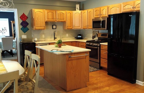 Fennville House | Peaceful home in the woods, Saugatuck Township