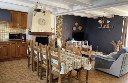 Le Vivier-sur-Mer House | Peaceful house with private outdoor space