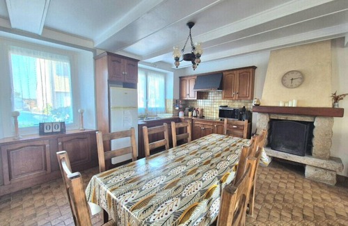 Le Vivier-sur-Mer House | Peaceful house with private outdoor space