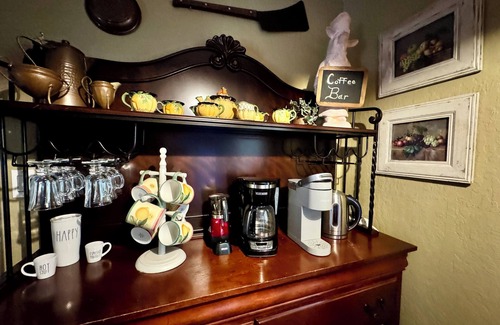 Port Malabar House | Peaceful in PalmbaynIndulge in tranquility at our cozy spacious retreat,