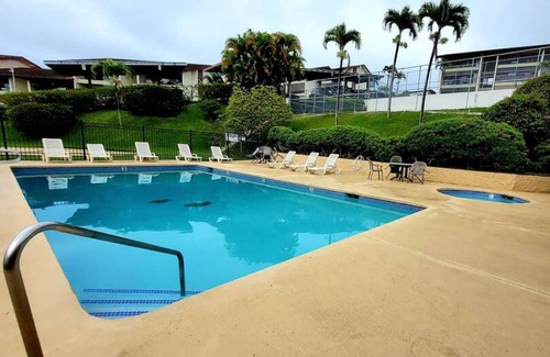 Honalo Apartment | Peaceful Kona Getaway with Ocean Views | 2-Bedroom Condo at Kona Coffee Villas