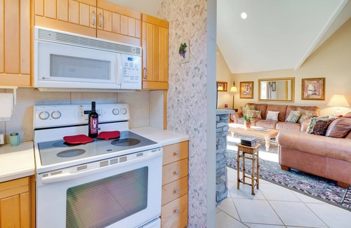 Lake Lure Cabin | Peaceful Lake Lure Cabin w/Fireplace!