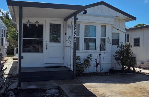 Port Richey House | Peaceful Lake View Mobile Home 55+ Community Cozy