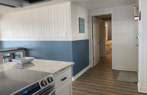 Lake Waccamaw Cottage | Peaceful Lakefront Cottage