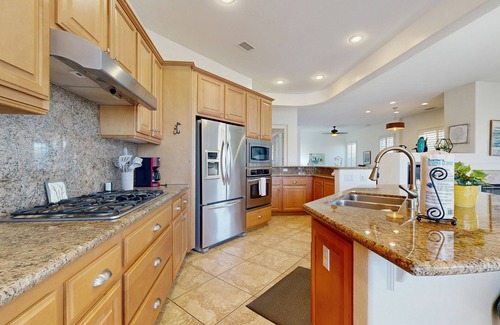 Rancho Mirage House | Peaceful lakefront home w/a Private Pool, Spa, & Firepit - Dogs Welcome!