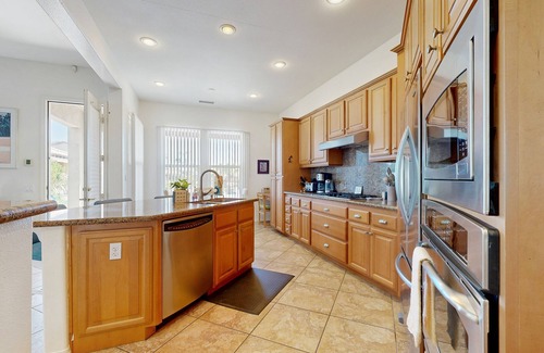 Rancho Mirage House | Peaceful lakefront home w/a Private Pool, Spa, & Firepit - Dogs Welcome!