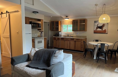 Lake Ann House | Peaceful Lakefront Cottage - near Traverse, Interlochen, Dunes, skiing, Pet