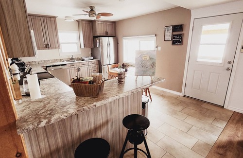 Admaston/Bromley Cottage | Peaceful Lakefront Cottage Pool Table King Bed Kayaksn