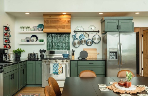 Quitman Cabin | Peaceful Lakefront Hideaway with Private Beach!