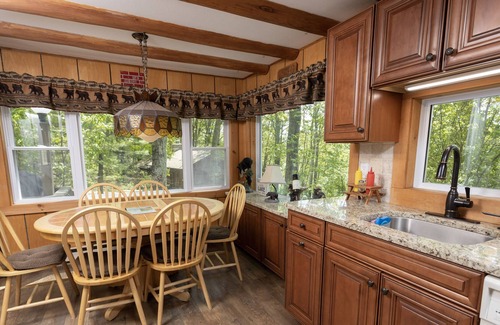 Hawley House | Peaceful Lakefront House on Lake Wallenpaupack with private dock