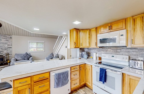 Silver Lake House | Peaceful lakeside home with wood-burning fireplace, patio, loft, & washer/dryer