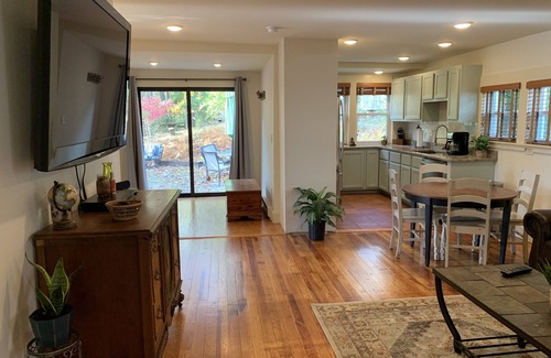 Nuangola Cottage | Peaceful Lakeview Cottage near Ski Resorts