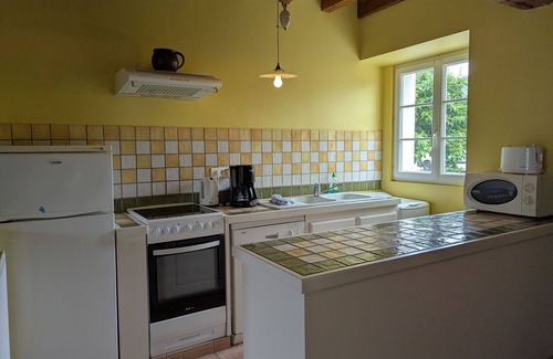 Vennecy Cottage | Peaceful lodging near Orleans, pets allowed, terrace and garden