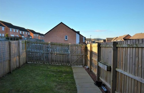 Bonnybridge House | Peaceful Lovely and Modern Entire House